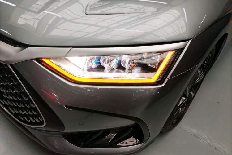 Used BYD Han 2022 DM-i 242km Flagship Model Left Front Headlight