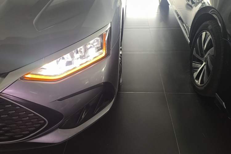 Used BYD Han 2022 DM-i 121KM Prestige Model Left Front Headlight