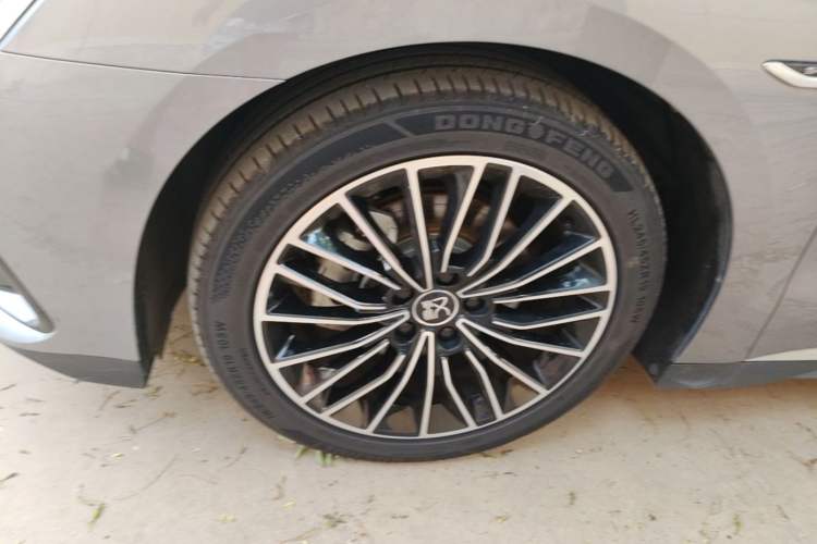 Used BYD Han 2022 DM-i 121KM Luxury Model Left Front Wheel Hub