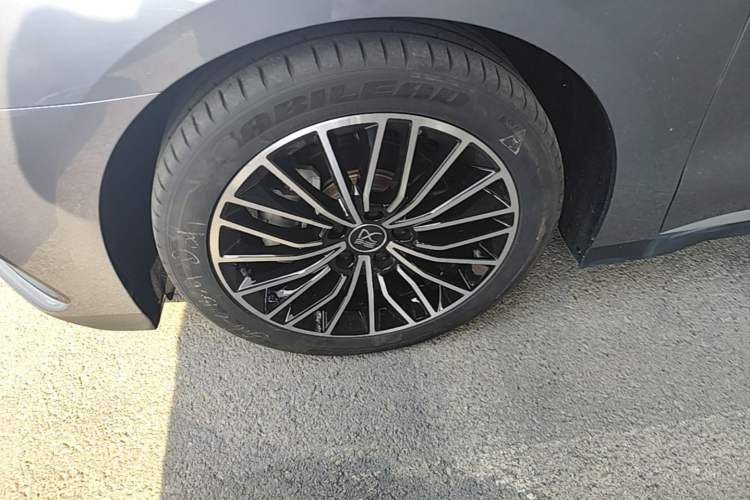 Used BYD Han 2022 DM-i 121KM Luxury Model Left Front Wheel Hub