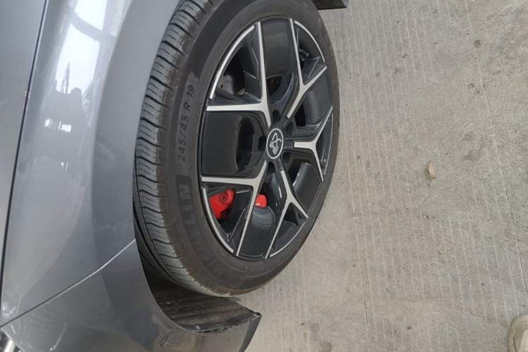 Used BYD Han 2022 EV Genesis Edition 715 km Front-Wheel-Drive Flagship Model Left Front Wheel Hub