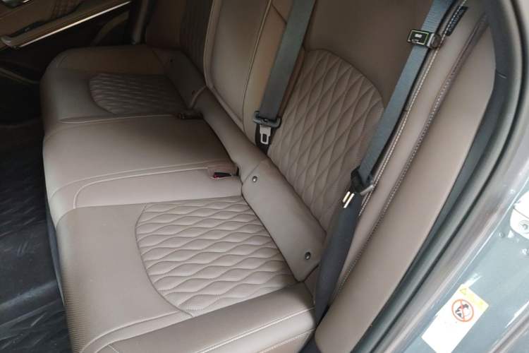 Used BYD Han 2022 DM-i 121KM Luxury Model Left Rear Seat