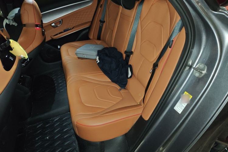 Used BYD Han 2022 EV Genesis Edition 715KM Front-Wheel-Drive Prestige Model Left Rear Seat
