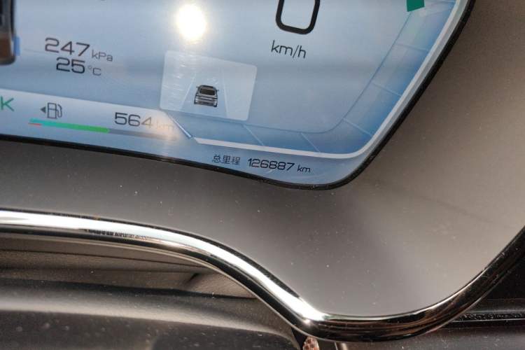 Used BYD Han 2022 DM-i 121KM Luxury Model Odometer Close Up