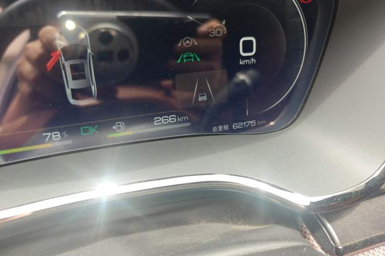 Used BYD Han 2022 DM-p 202km Four-Wheel Drive Flagship Model Odometer Close Up