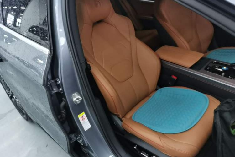 Used BYD Han 2022 DM-i 121KM Luxury Model Right Front Seat