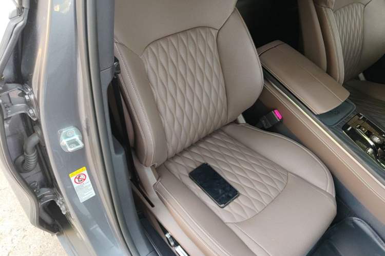 Used BYD Han 2022 DM-i 121KM Luxury Model Right Front Seat