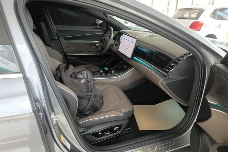 Used BYD Han 2022 DM-i 121KM Luxury Model Right Front Seat