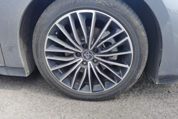 Used BYD Han 2022 DM-i 121KM Luxury Model Right Front Wheel Hub