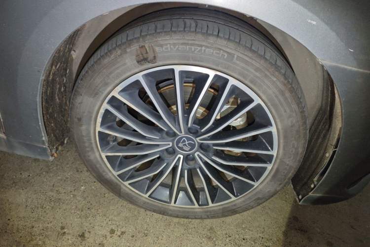 Used BYD Han 2022 DM-i 121KM Luxury Model Right Front Wheel Hub