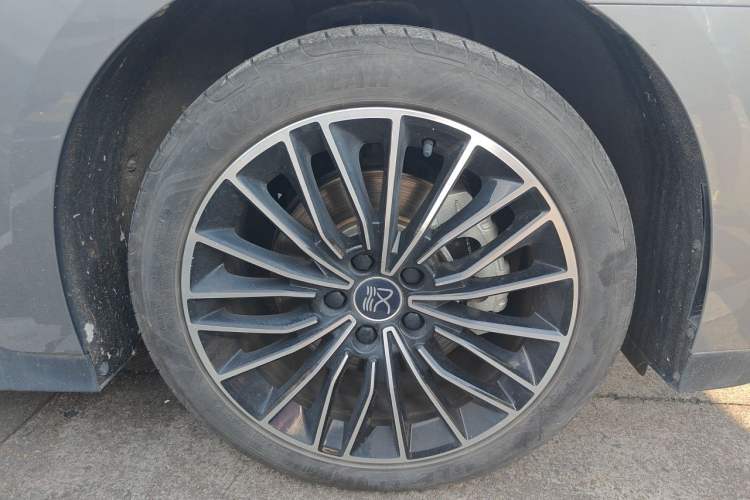 Used BYD Han 2022 DM-i 121KM Luxury Model Right Front Wheel Hub