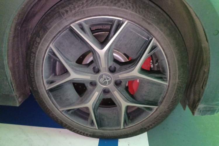 Used BYD Han 2022 EV Genesis Edition 715KM Front-Wheel-Drive Prestige Model Right Front Wheel Hub