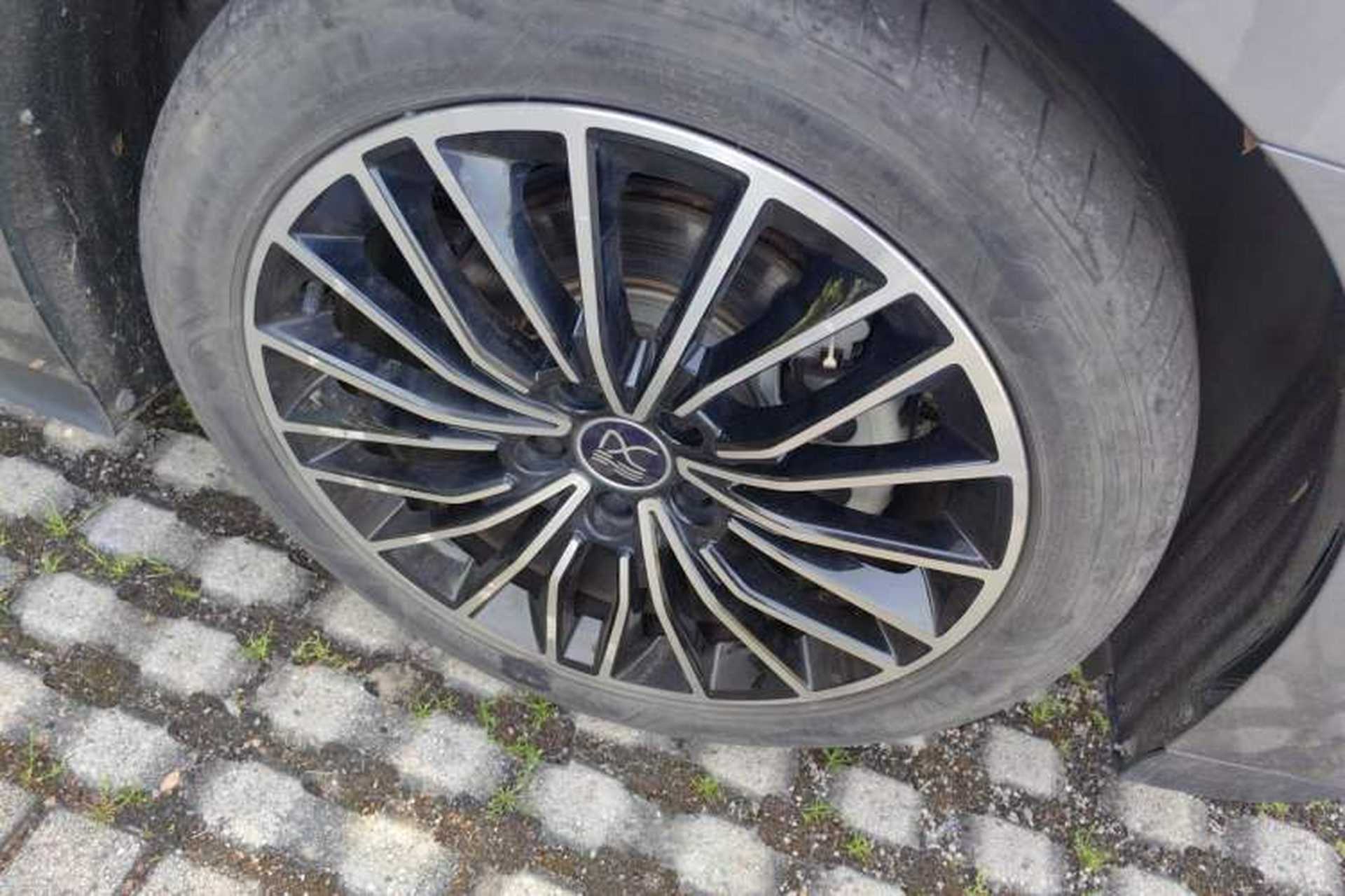 Used BYD Han 2022 DM-i 121KM Luxury Model Right Front Wheel Hub