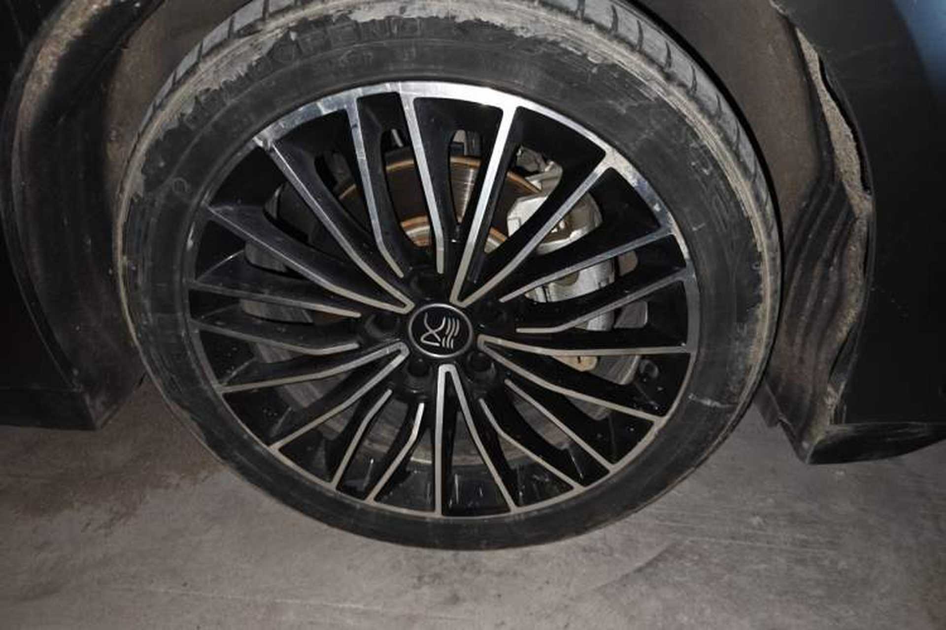 Used BYD Han 2022 DM-i 121KM Prestige Model Right Front Wheel Hub