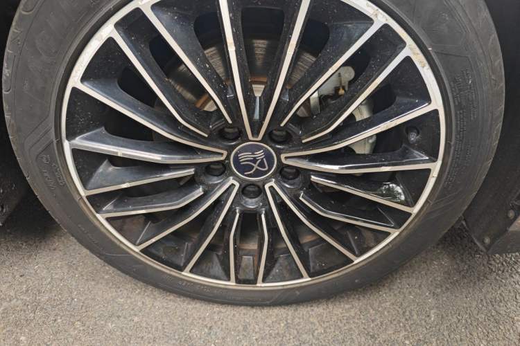 Used BYD Han 2022 DM-i 121KM Luxury Model Right Front Wheel Hub