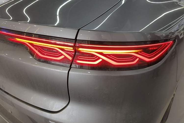 Used BYD Han 2022 EV Genesis Edition 610KM All-Wheel Drive Premium Model Right Rear Taillight