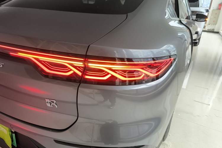 Used BYD Han 2022 DM-i 121KM Luxury Model Right Rear Taillight