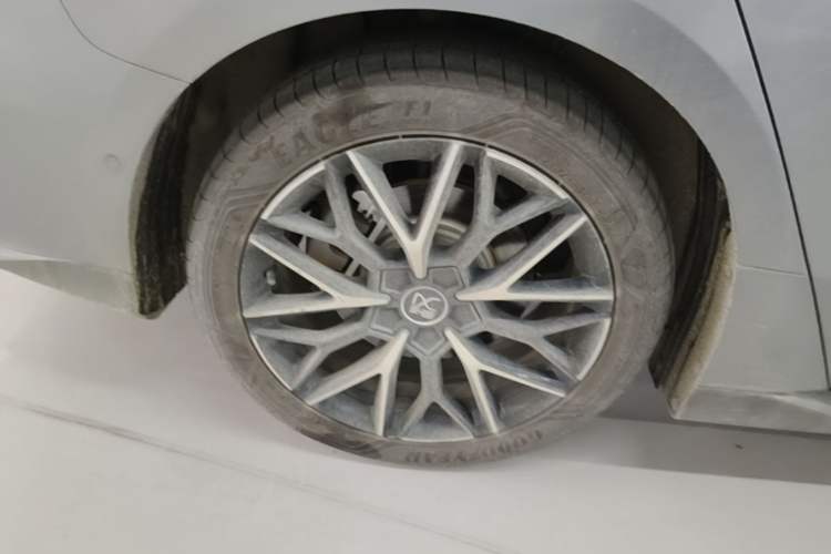 Used BYD Han 2022 EV Genesis Edition 610KM All-Wheel Drive Premium Model Right Rear Wheel Hub