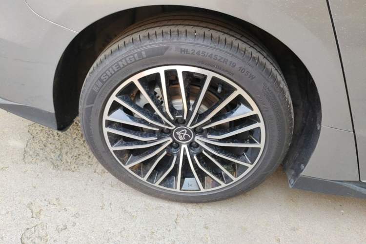 Used BYD Han 2022 DM-i 121KM Luxury Model Right Rear Wheel Hub