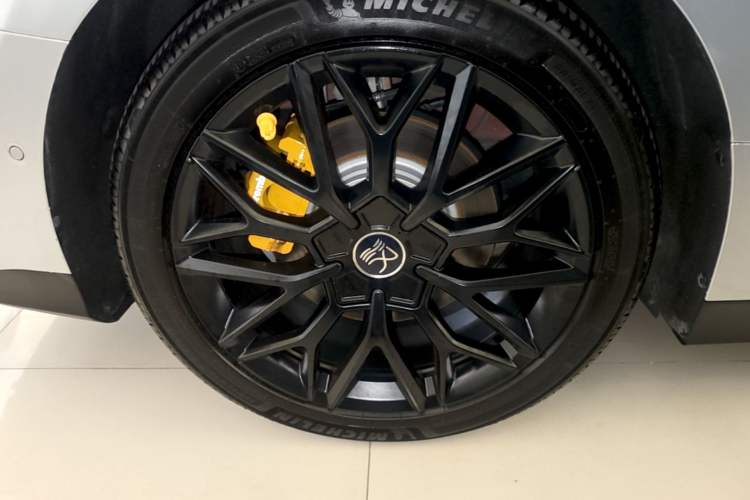 Used BYD Han 2022 EV Genesis Edition 610KM All-Wheel Drive Premium Model Right Rear Wheel Hub