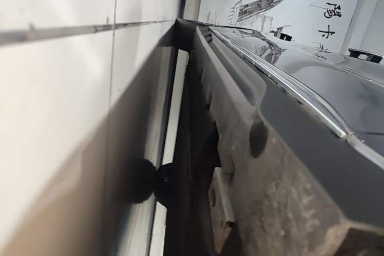 Used BYD Han 2022 EV Genesis Edition 610KM All-Wheel Drive Premium Model Right Side Sill