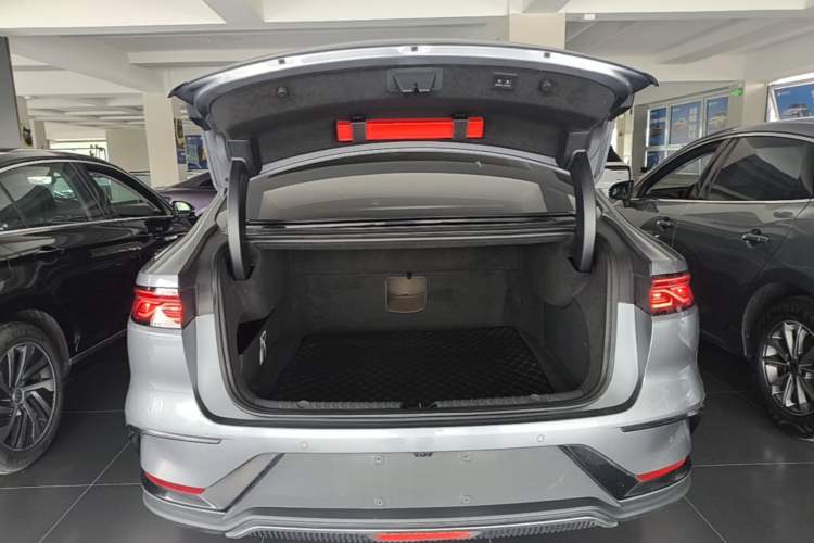 Used BYD Han 2022 DM-i 121KM Prestige Model Trunk