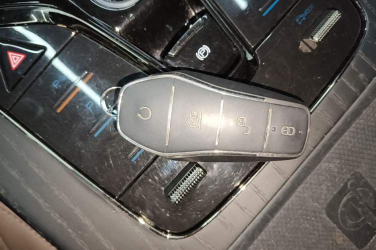 Used BYD Han 2022 EV Genesis Edition 610KM All-Wheel Drive Premium Model Vehicle Key