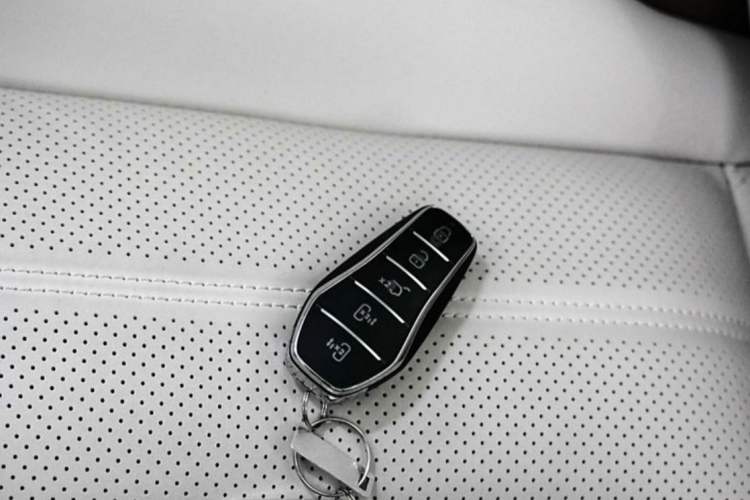Used BYD Han 2022 EV Genesis Edition 715KM Front-Wheel-Drive Prestige Model Vehicle Key
