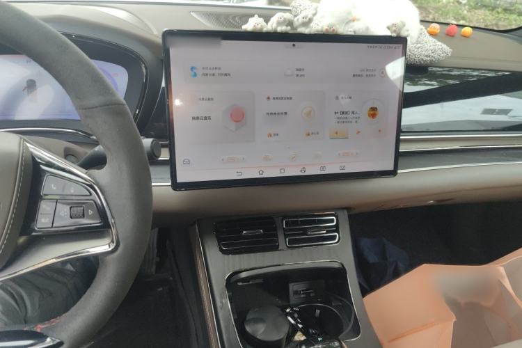 Used BYD Han 2022 DM-i 121KM Luxury Model Audio And AC Panel