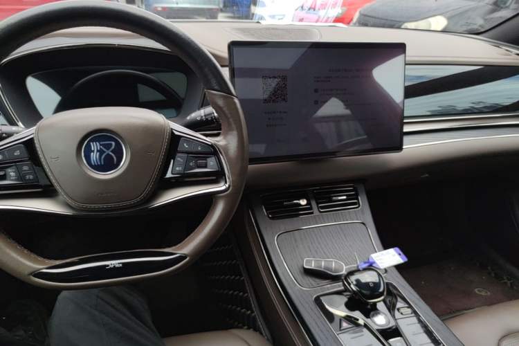 Used BYD Han 2022 EV Genesis Edition 715 km Front-Wheel-Drive Flagship Model Audio And AC Panel