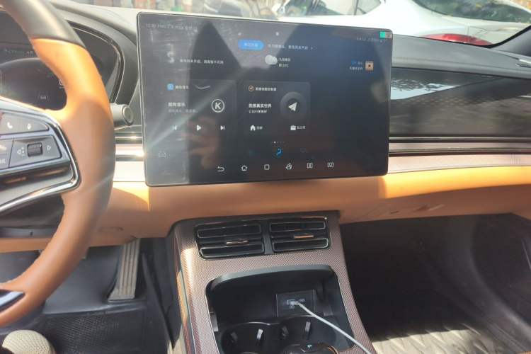 Used BYD Han 2022 DM-i 121KM Luxury Model Audio And AC Panel