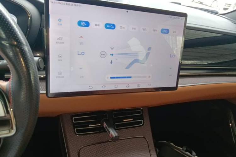 Used BYD Han 2022 EV Genesis Edition 715 km Front-Wheel-Drive Flagship Model Audio And AC Panel