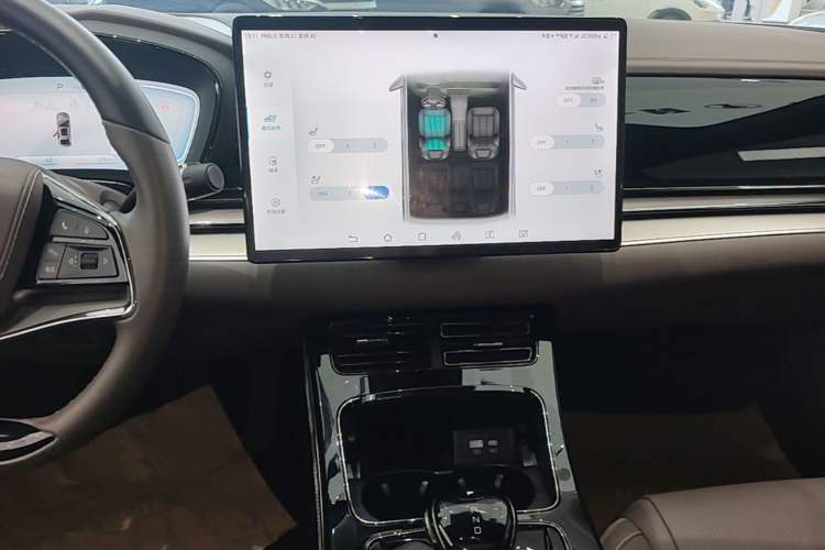 Used BYD Han 2022 DM-i 121KM Prestige Model Audio And AC Panel