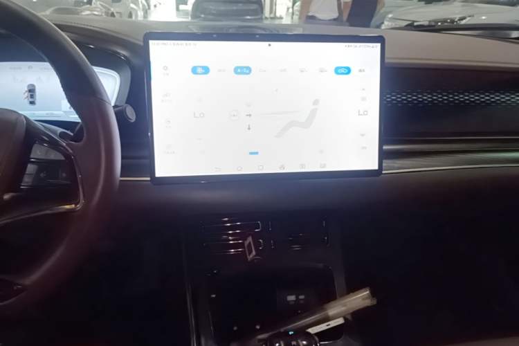 Used BYD Han 2022 EV Genesis Edition 715 km Front-Wheel-Drive Flagship Model Audio And AC Panel