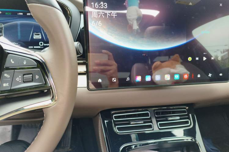 Used BYD Han 2022 EV Genesis Edition 715KM Front-Wheel-Drive Prestige Model Audio And AC Panel