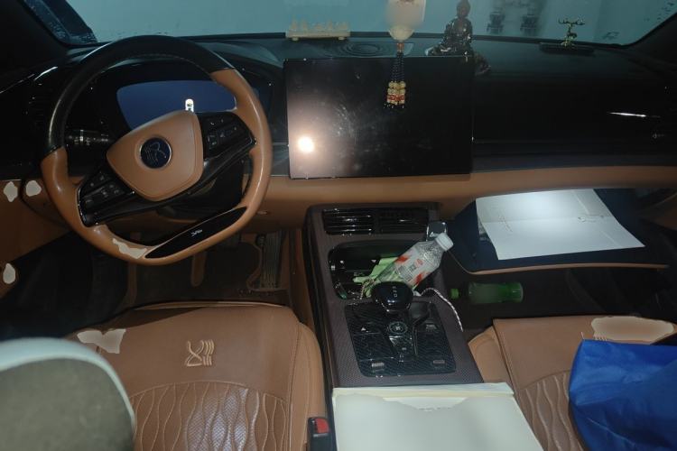 Used BYD Han 2022 DM-i 121KM Prestige Model Center Console