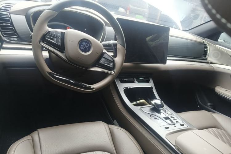 Used BYD Han 2022 DM-i 121KM Prestige Model Center Console