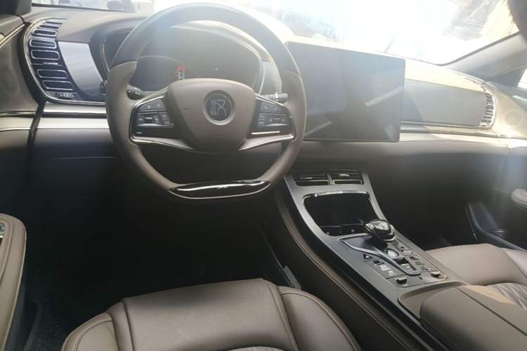 Used BYD Han 2022 DM-i 121KM Prestige Model Center Console