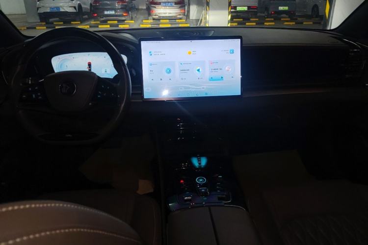 Used BYD Han 2022 DM-i 121KM Prestige Model Center Console
