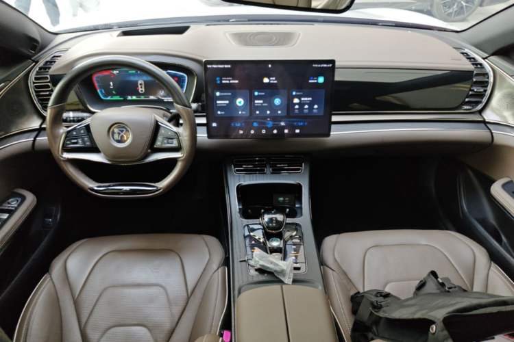 Used BYD Han 2022 EV Genesis Edition 610KM All-Wheel Drive Premium Model Center Console
