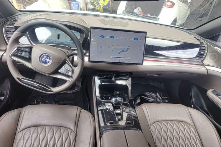 Used BYD Han 2022 DM-i 121KM Prestige Model Center Console
