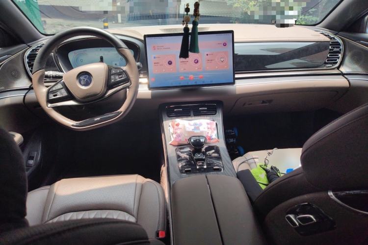 Used BYD Han 2022 DM-i 121KM Luxury Model Center Console