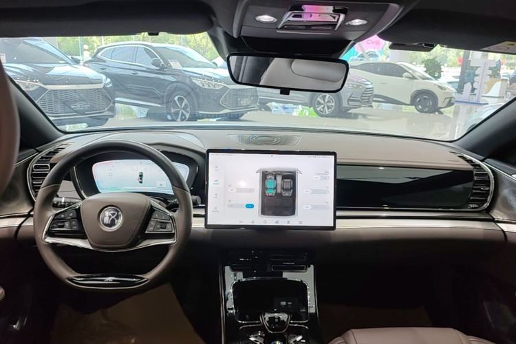 Used BYD Han 2022 DM-i 121KM Prestige Model Center Console