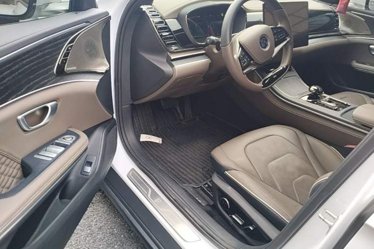 Used BYD Han 2022 EV Genesis Edition 715 km Front-Wheel-Drive Flagship Model Driver Seat