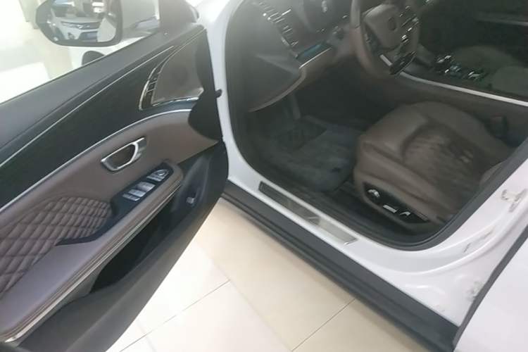 Used BYD Han 2022 DM-i 121KM Luxury Model Driver Seat
