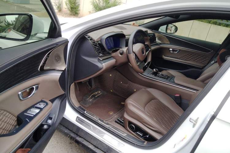 Used BYD Han 2022 DM-i 121KM Luxury Model Driver Seat