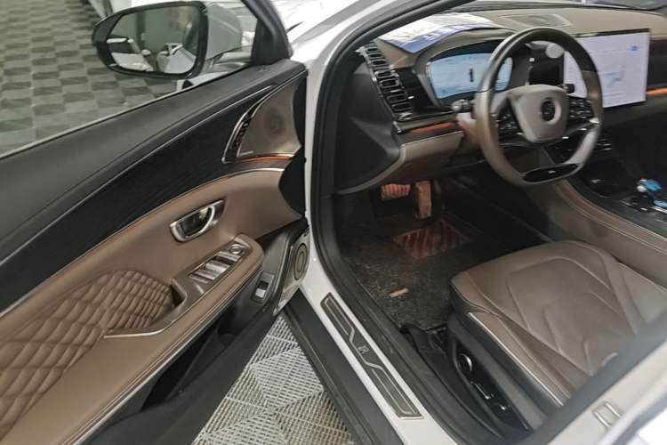 Used BYD Han 2022 DM-i 121KM Luxury Model Driver Seat