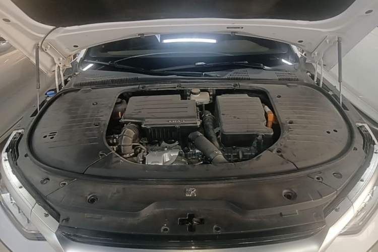 Used BYD Han 2022 DM-i 121KM Luxury Model Engine Bay