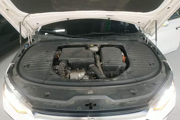 Used BYD Han 2022 DM-i 121KM Luxury Model Engine Bay