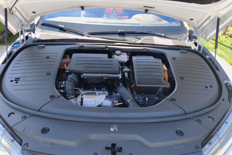 Used BYD Han 2022 DM-i 121KM Luxury Model Engine Bay
